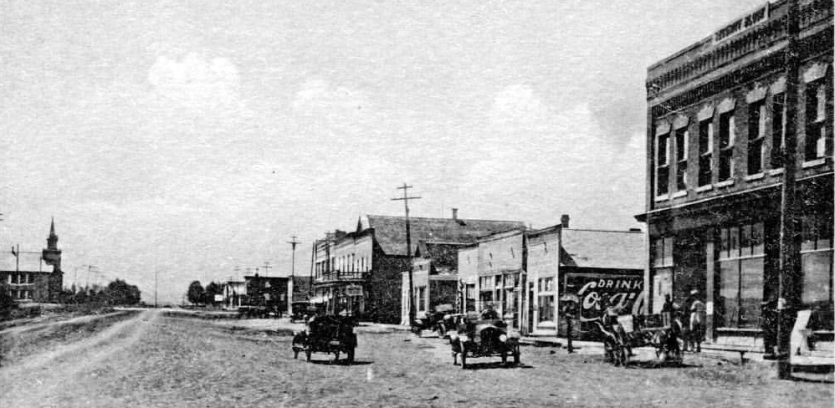 小市中心的旧黑白照片