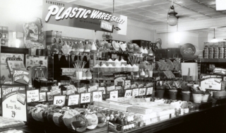 1949年陶氏泰龙塑料制品销售展示